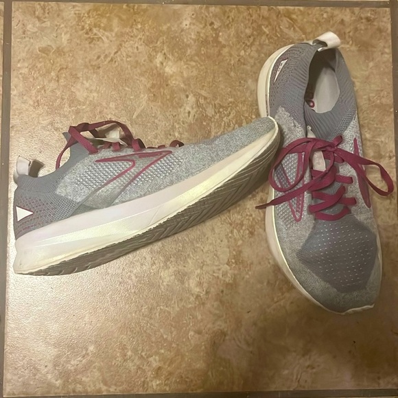 Brooks Levitate 5 Stealth Fit women’s 8.5 - Picture 2 of 9